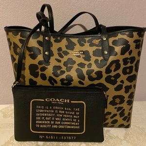 NWT Coach reversible Black/Leopard tote & wristlet